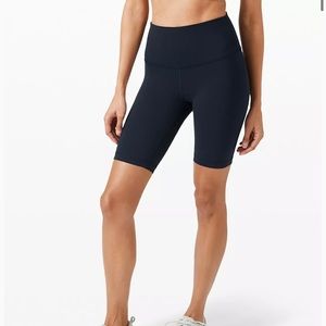 LuluLemon Wunder Train High Rise Short 8”